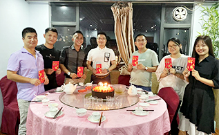 装建公司10月集体生日会