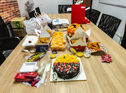 广州德赢VWIN装璜季度生日会大放送度